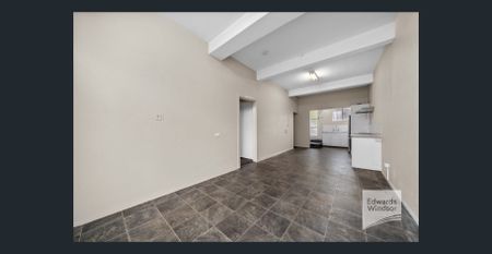 Charming Two Bedroom Apartment in a Prime Location! - Photo 4