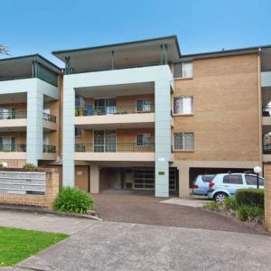 Spacious & Family-Friendly Living in the Heart of Parramatta - Photo 3