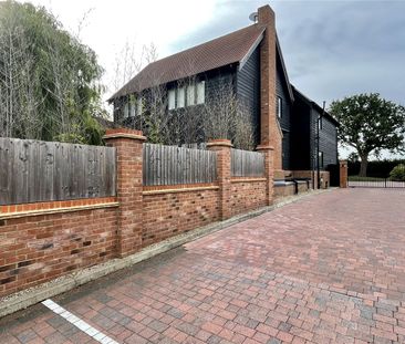 The Stables, Allum Lane - Photo 6
