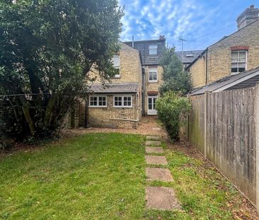 1 bedroom in a house share to rent - Photo 2