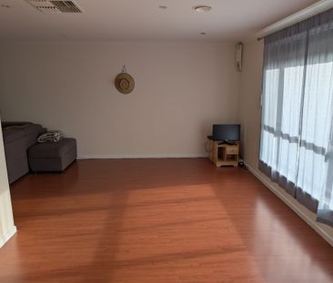 Morphett Vale - Photo 4