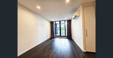 TWO BEDROOM APARTMENT IN THE HEART OF OAKLEIGH - Photo 4