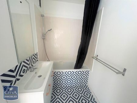 Location Appartement 3 pièces 74m² LILLE 59000 - Photo 2