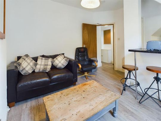 3 bedroom maisonette to rent - Photo 1