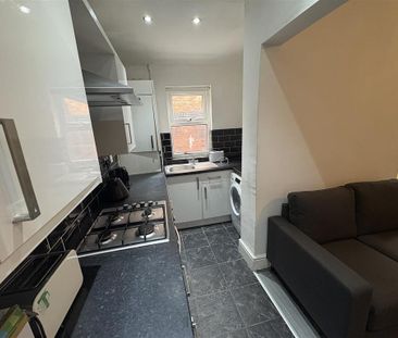 4 bedroom house share to rent - Photo 3