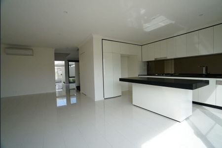 Classic Property in Perfect Location - Photo 3