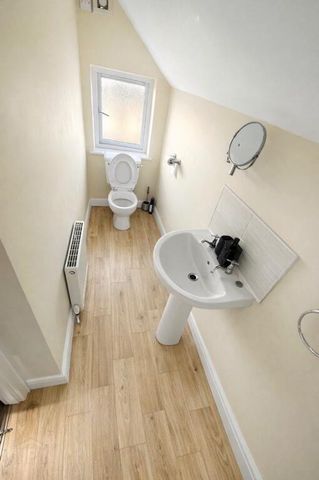 22 Maldon Court, Belfast, BT12 6GY - Photo 3