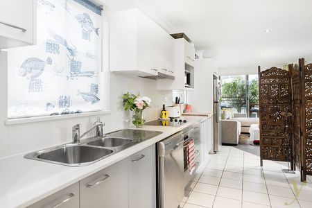 10 Earl Place, Potts Point NSW 2011 - Apartment For Rent | Domain - Photo 2