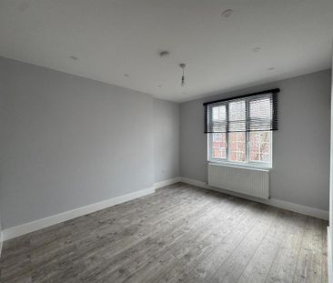 4 bedroom terraced house to rent - Photo 2