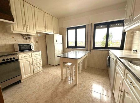 Cascais e Estoril, Lisbon - Photo 3