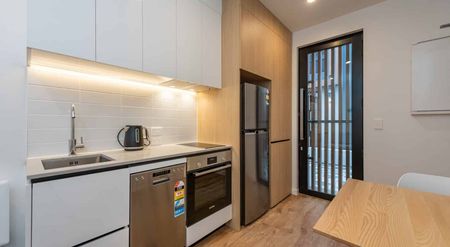 Near new, Fully furnished central Wellington - Photo 4