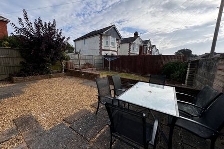 Highfield Road, BOURNEMOUTH - Photo 2