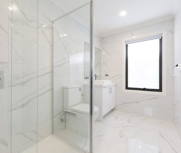 Quality Townhouse in Prime Location! - Photo 4