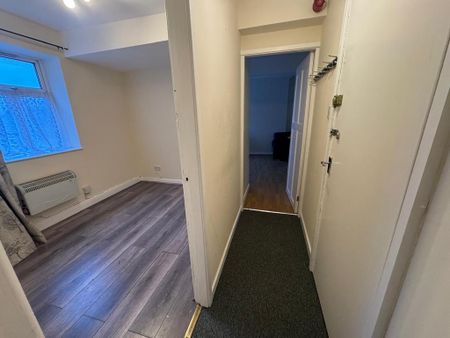 1 bedroom flat to rent - Photo 5