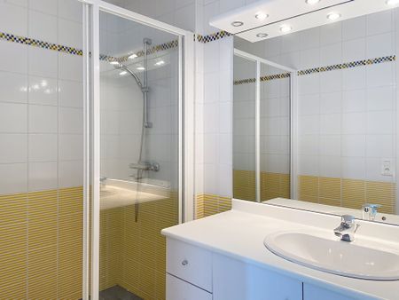 Location Appartement 4 pièces 72m² COUTANCES 50200 - Photo 4
