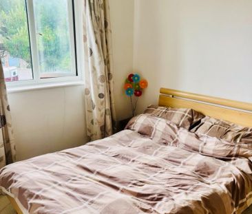 2 bedroom House To Let Total Size: 668 SQ FT - Photo 3