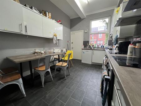 Brudenell Road, Hyde Park, LS6 1HA, Leeds - Photo 3