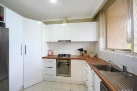 Spacious 3 bedroom apartment! - Photo 3