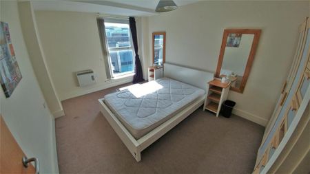 1 bedroom flat to rent - Photo 4