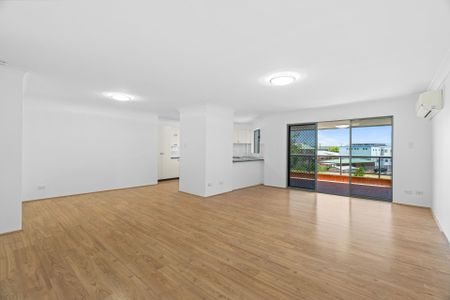 Refurbished Two Bedroom Unit - Photo 5