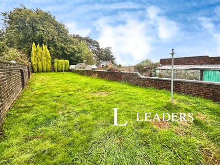 3 bedroom semi-detached to rent Albert Street; Chesterton; ST5 - Photo 4