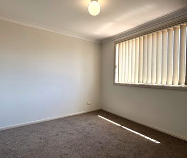 Freshly Updated 3-Bedroom Duplex in a Quiet Smithfield Street - Photo 2