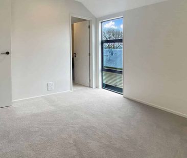 Stylish St Albans Townhouse - Photo 2