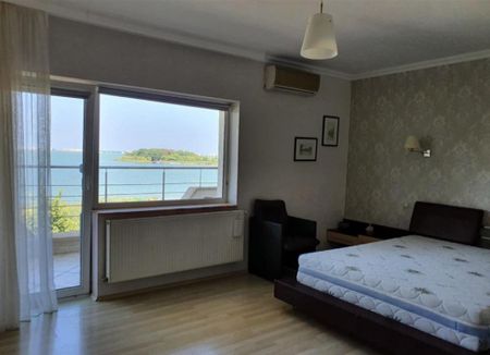 Vila P+2E+M cu vedere frontala la lacul Siutghiol si Insula - Fotografie 4