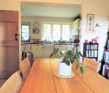 2 bedroom end of terrace house to rent - Photo 4