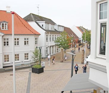 Super fin 2-værelses med lille altan midt i gådagen. - Foto 1