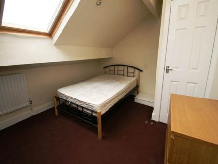 3 Bed - Autumn Street, Hyde Park, Leeds - Photo 2