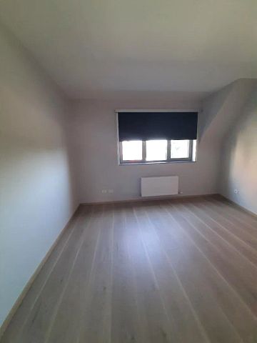 Prachtig appartement op de derde verdieping met 3 slaapkamers, midden in het centrum gelegen! - Foto 3