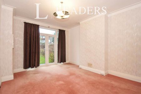 3 bedroom terraced house to rent - Photo 5