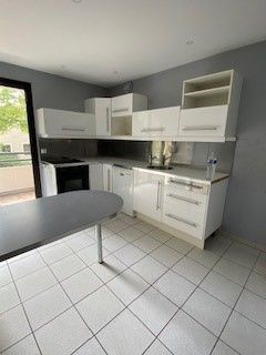 Location Appartement 3 pièces 94m² LYON 3ème - Photo 4