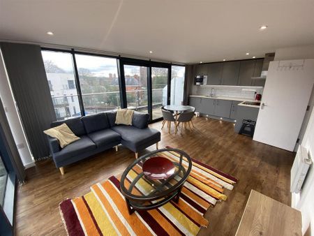 2 bedroom penthouse to rent - Photo 3