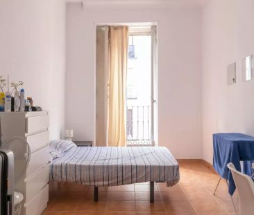 Double room in 4-bedroom apartment in Centro, Madrid - Foto 4
