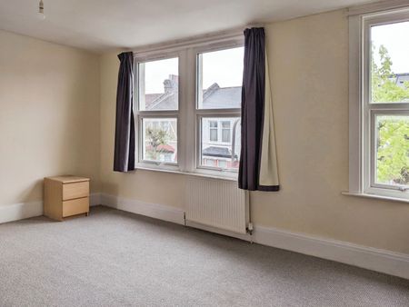 Pitcairn Road, Mitcham - Photo 3