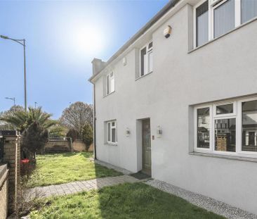 4 bedroom semi-detached house to rent - Photo 2