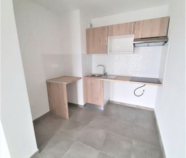 Location Appartement 3 pièces 63m² NIMES 30000 - Photo 4