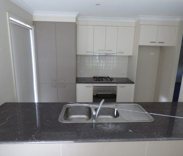 Beautiful Family Home in Sought-After Erin Park Estate - Photo 6