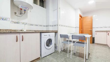 Carrer dels Tomasos, Valencia, Valencian Community 46006 - Photo 2