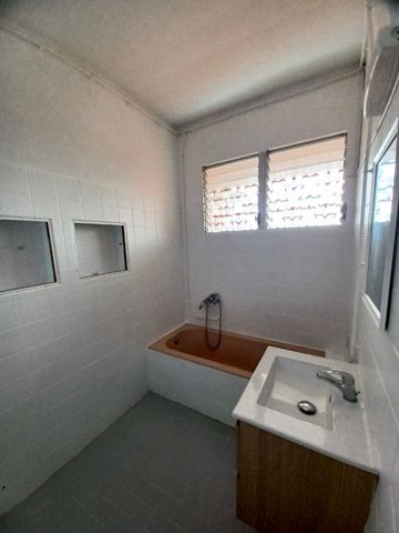 Location Appartement 157m² 5 pièces Fort de france - Photo 4