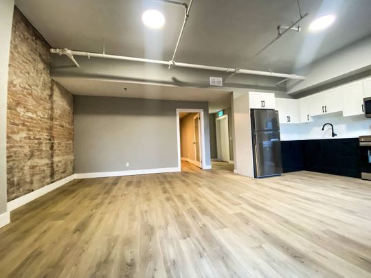 For Lease - 51 King Street Unit# 306, Brockville, Ontario - Photo 1