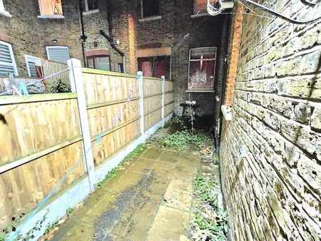 2 Bed Maisonette, Heysham Road, N15 - Photo 3