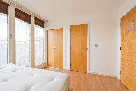 Eastern Quay Apartments, Royal Docks, E16 - Photo 5