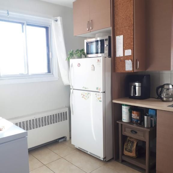 Grand et calme 4 ½ lumineux au 3e étage - AOÛT 2025 - Photo 1