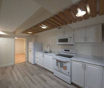 For Lease - 15 Karen Ann Crescent, Toronto, Ontario - Photo 3