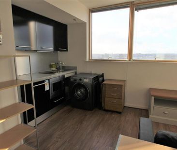 Studio to rent - Photo 2
