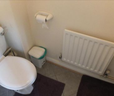 3 bedroom end of terrace house to rent - Photo 6