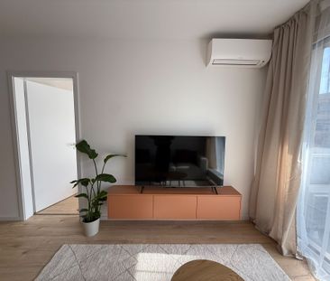 AZ. Prenájom 2i bytu s balkónom a garážovým parkovacím státím v Cuk... – Fotografia 6